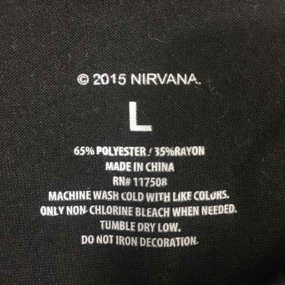 🛑🛑 SOLD!! Nirvana Black Graphic Band Tshirt - Picture 5 of 5